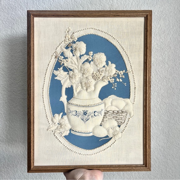 Vintage Handmade Framed Embroidery Art 18x14 Trapunto Crewel Candlewicking 1980s - Picture 9 of 11